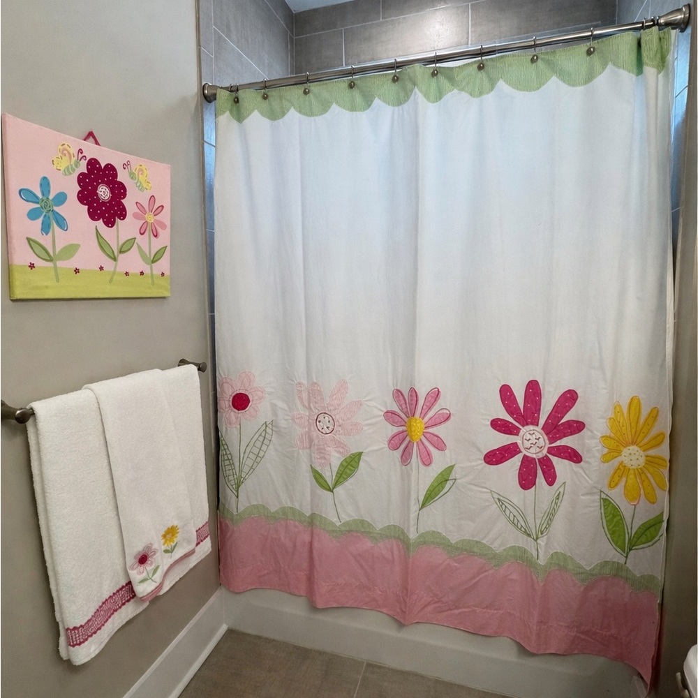 Pottery Barn Kids Daisy Floral Shower Curtain Girls Bathroom PBK Patchwork - Picture 2 of 4
